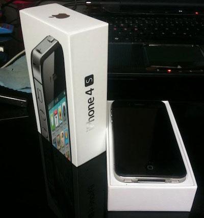 Brandnew Apple iPhone 4S ( 16Gb , 32Gb , 64Gb ) Buy 2 get 1 free
