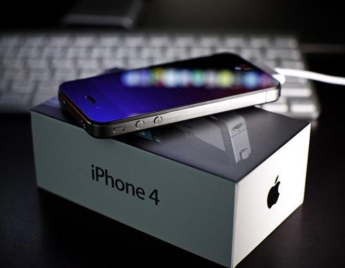 Brandnew Apple iPhone 4G ( 16Gb , 32Gb , 64Gb ) Buy 2 get 1 free