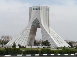 السياحة و العلاج و التجارة في ايران